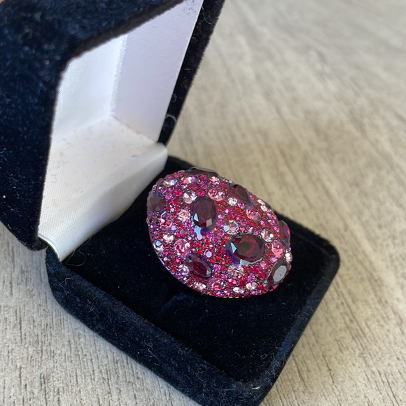 Betsey Johnson Pink Crystal Cluster Ring - Picture 2 of 7